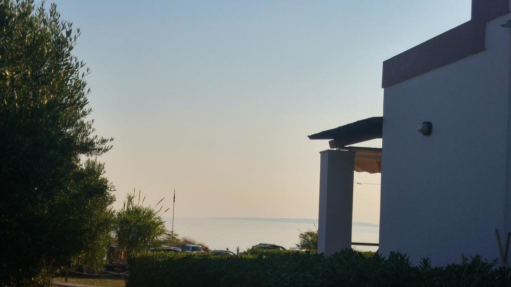 Tramonto Nel Delfini Daire Kini Dış mekan fotoğraf